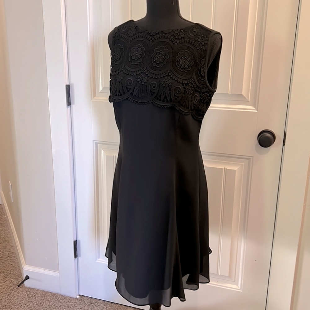 Elegant lace LBD.  Size 10. Scott McClintock